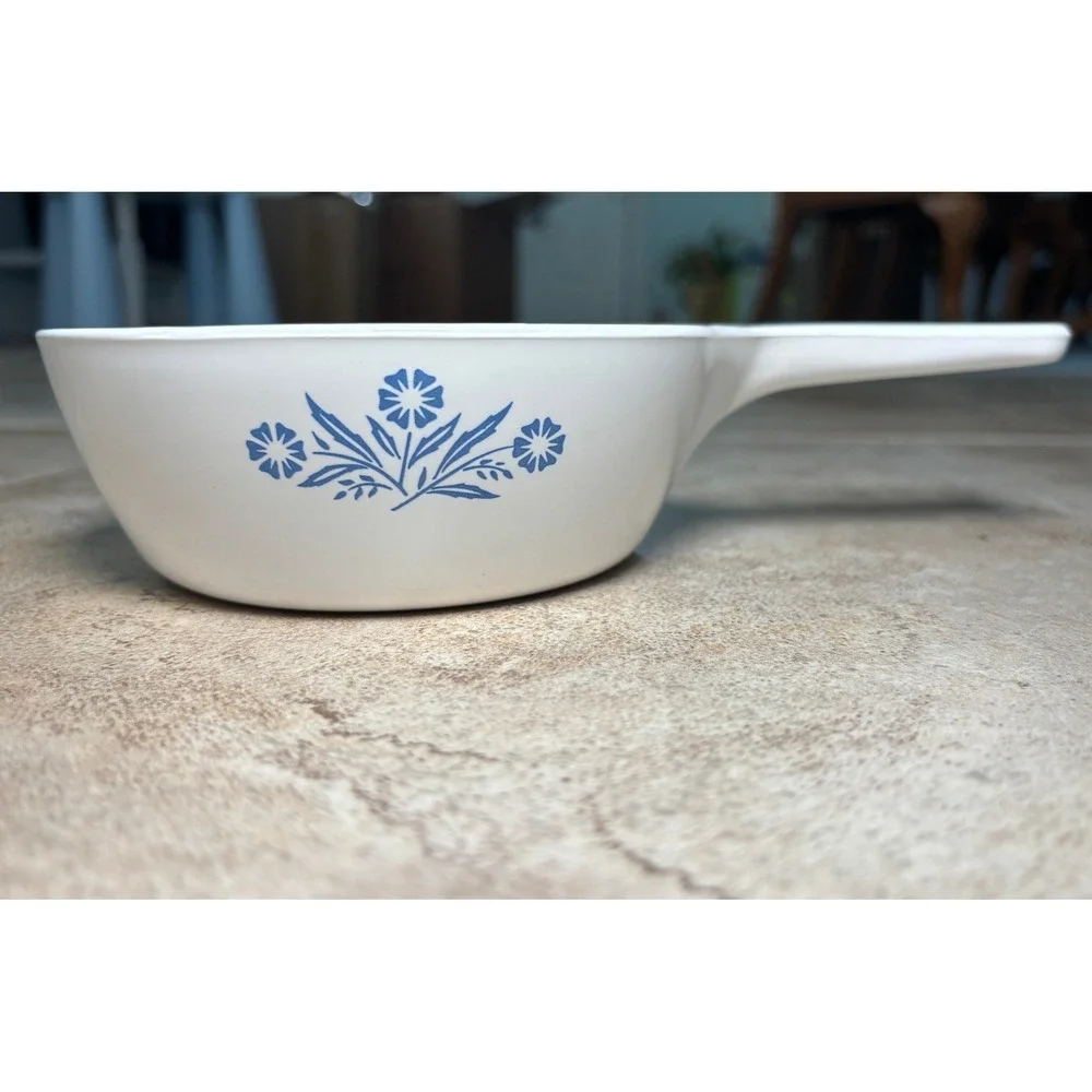 Corning Ware P-82-B Blue Cornflower 1.5 Pint Saucepan with Handle Vintage USA
